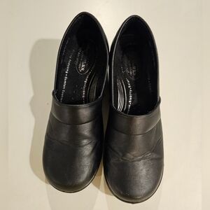 Easy Works by Easy Street Size 10M Laurie Black Clogs